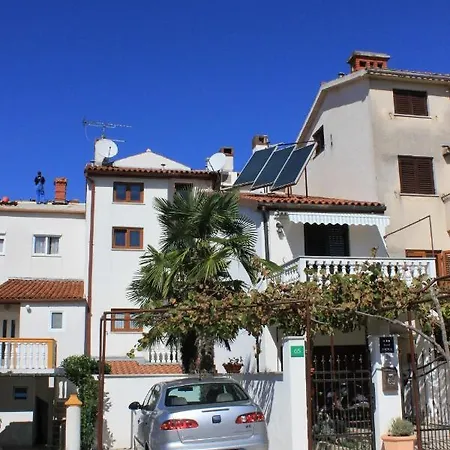 With A Parking Space Stinjan, - 7201 Διαμέρισμα *