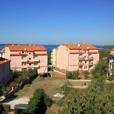 With A Parking Space Stinjan, - 7201 Πούλα