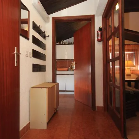 With A Parking Space Stinjan, - 7201 Apartman Póla