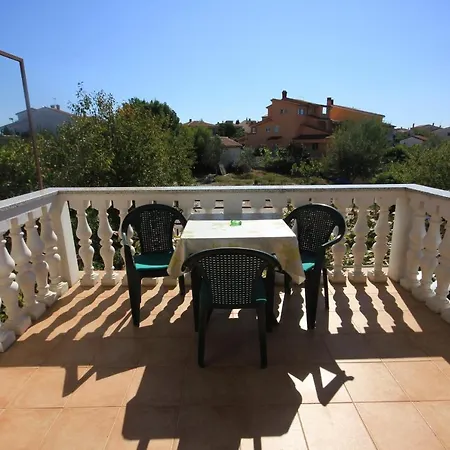 Апартаменты With A Parking Space Stinjan, - 7201 Пула