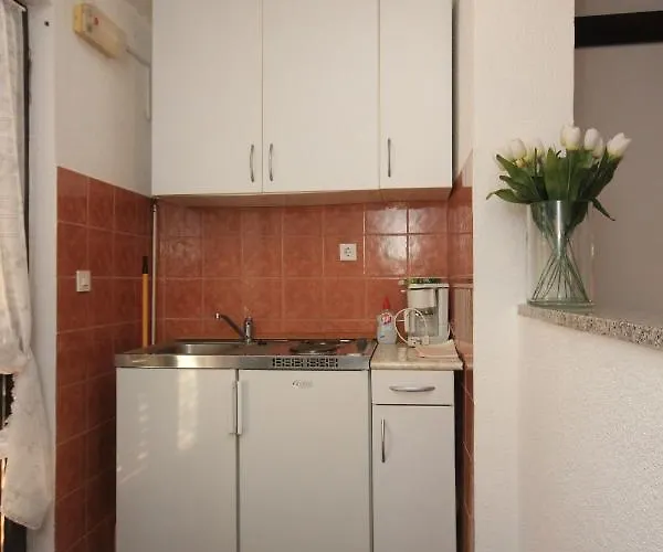 With A Parking Space Stinjan, - 7201